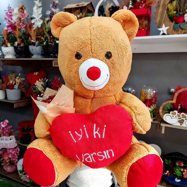 Peluş Ayıcık Kucağında Kır Çiçekleri